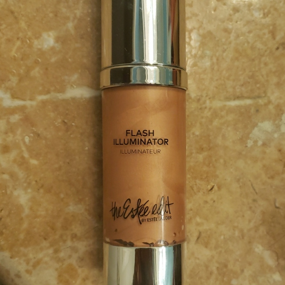 The Estee Edit flash illuminator